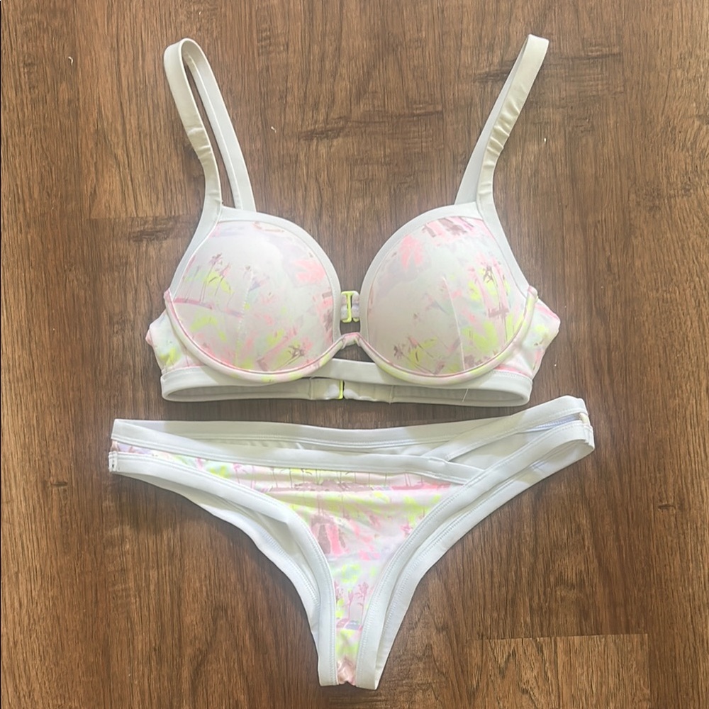 Victoria Secret bikini 34C top / small bottom
